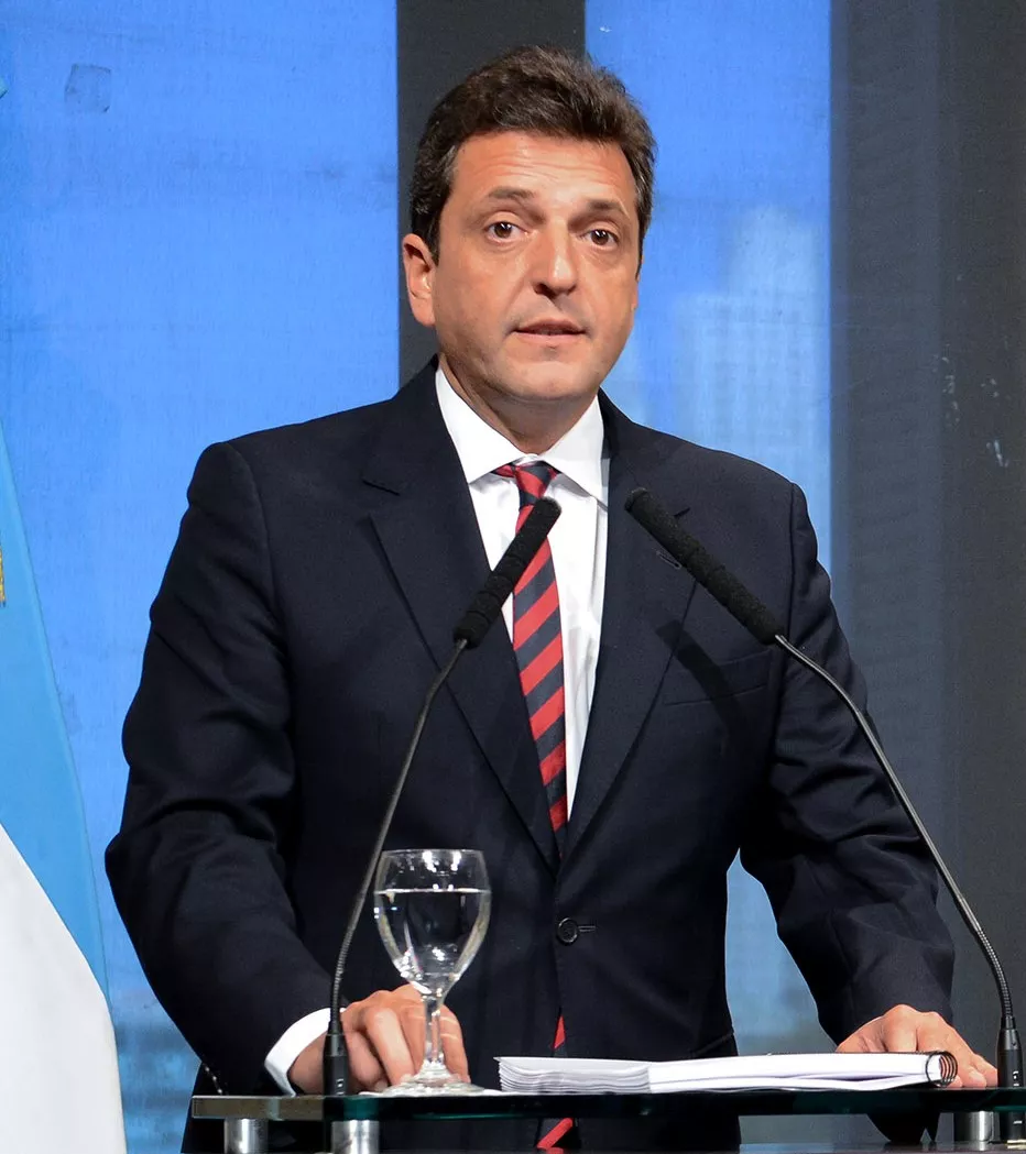 MASSA ENCABEZA REUNIÓN CON EQUIPO ECONÓMICOS